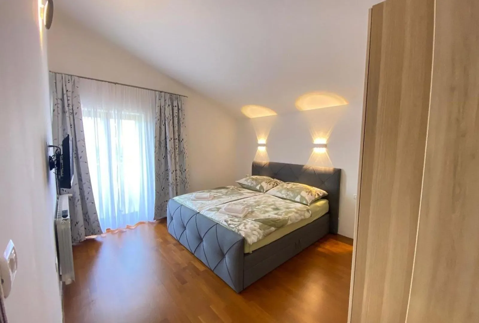 Ferienhaus Mit Privatpool Fuer 6 Personen Ca 111 Qm In Medulin, Istrien Suedkueste Von Istrien Medulin